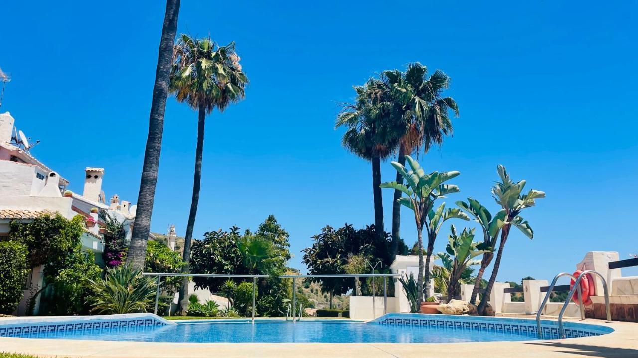 Modern Garden Apartment With A Fantastic Sea View And A Private Garden Sitio de Calahonda Exteriör bild