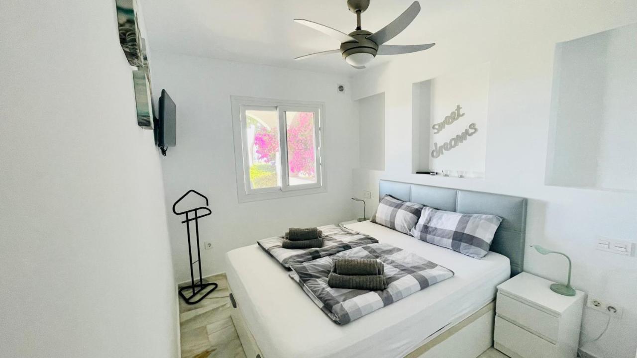 Modern Garden Apartment With A Fantastic Sea View And A Private Garden Sitio de Calahonda Exteriör bild