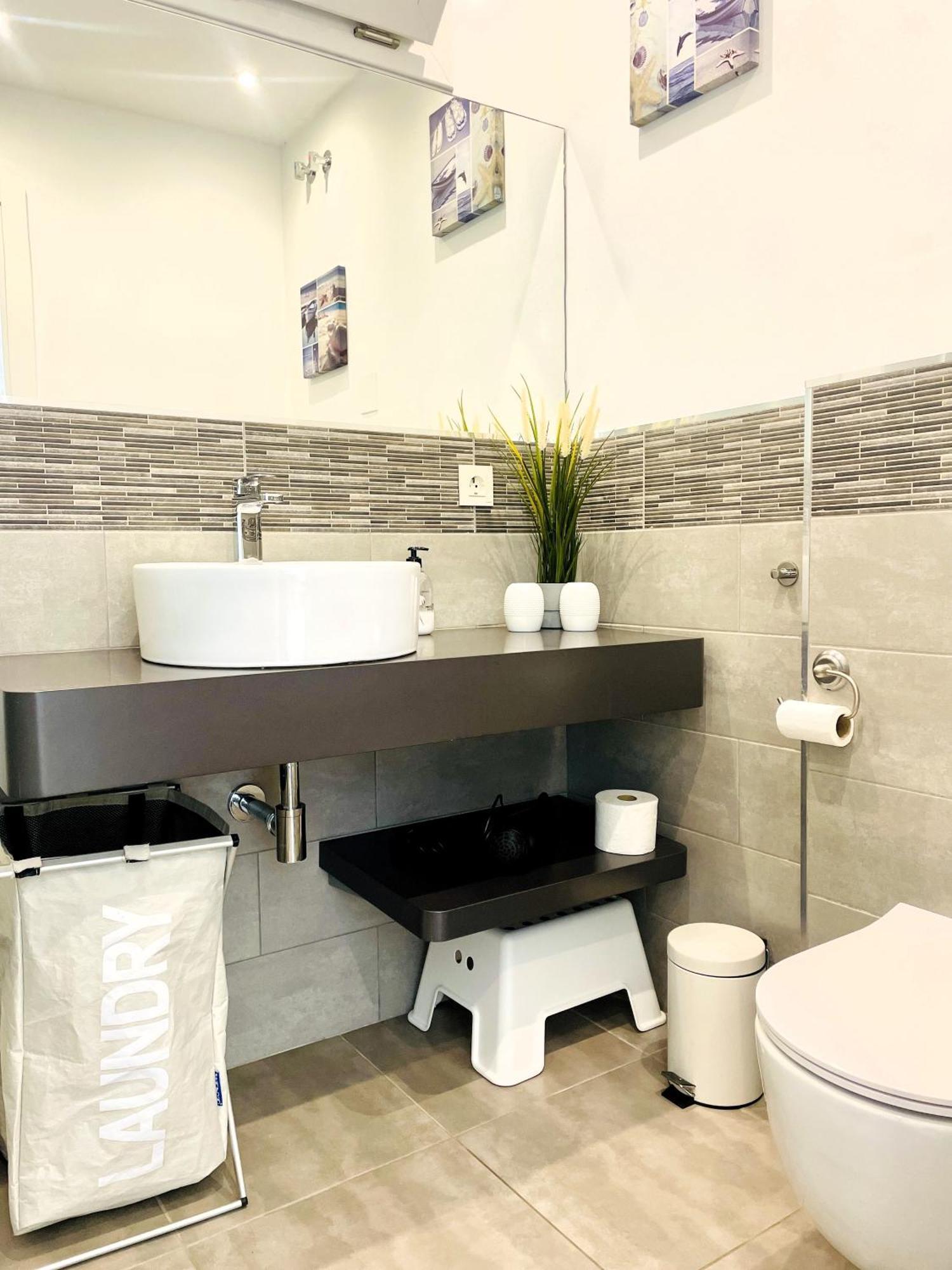 Modern Garden Apartment With A Fantastic Sea View And A Private Garden Sitio de Calahonda Exteriör bild
