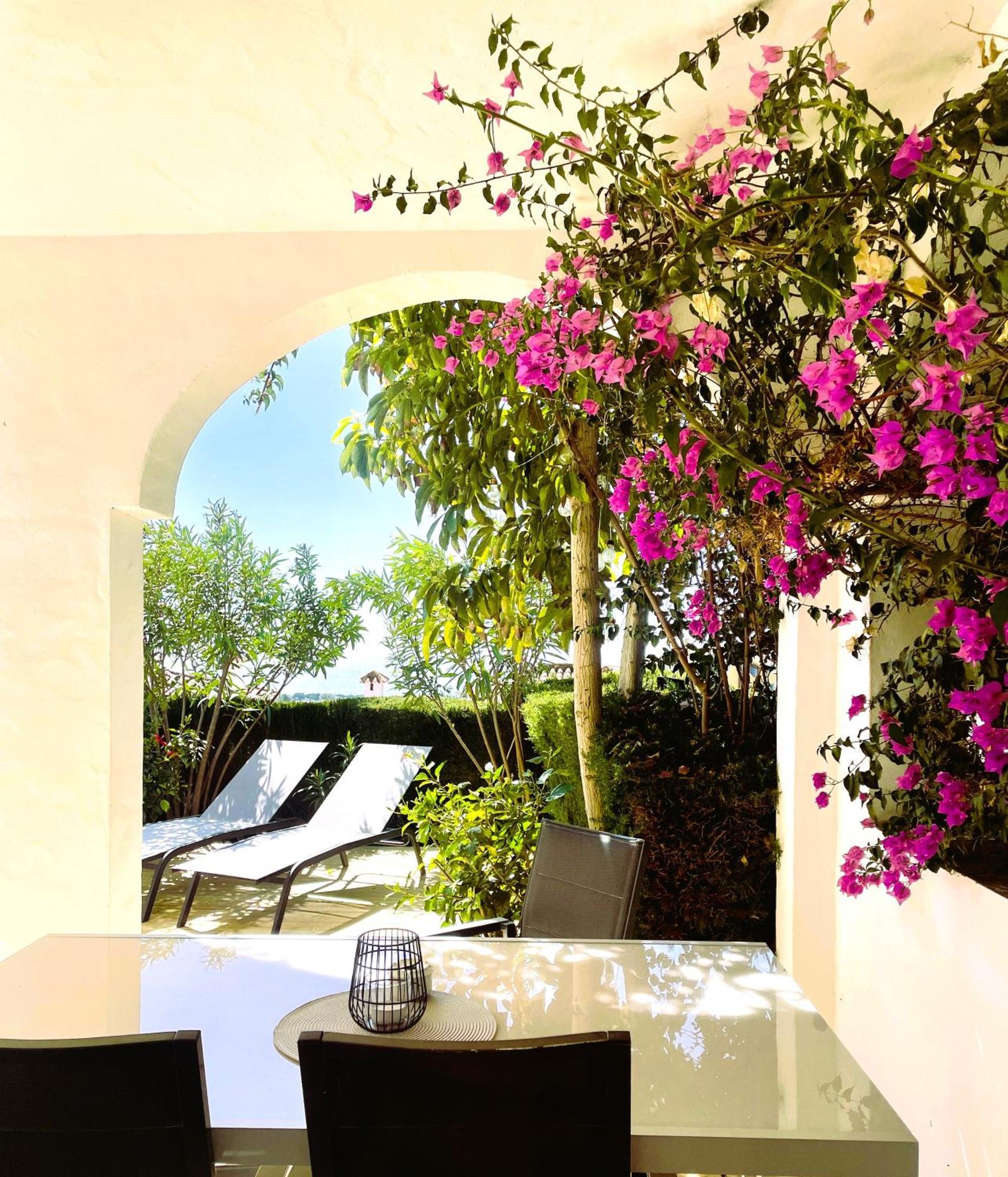 Modern Garden Apartment With A Fantastic Sea View And A Private Garden Sitio de Calahonda Exteriör bild